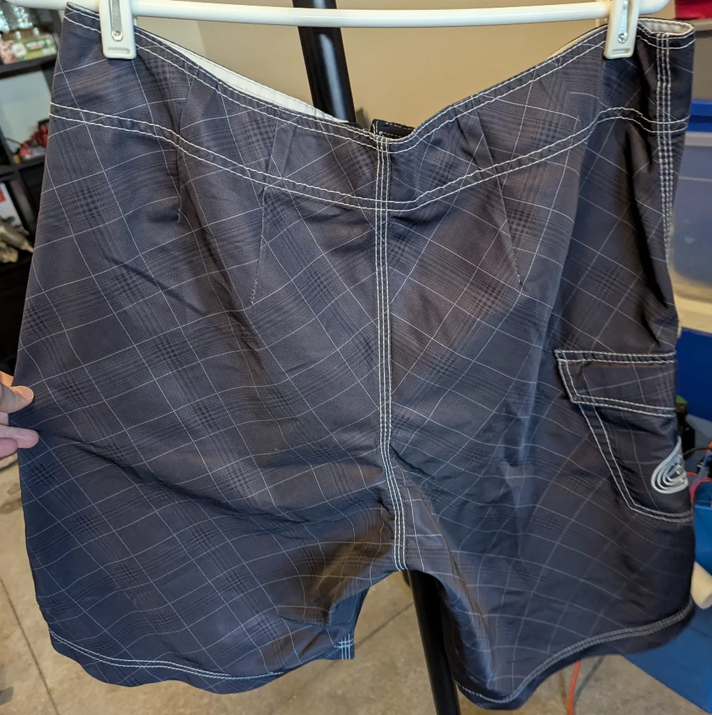 Billabong Hybrid Shorts - Picture 2 of 5